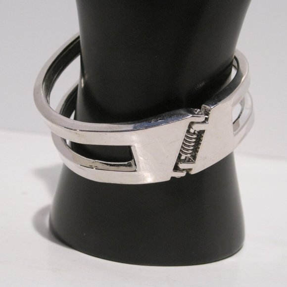Faux Polished Silver Abstract Bangle Spring Hinge Bracelet Modern Twist Cuff - Picture 7 of 15